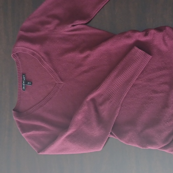 Sweater - Picture 1 of 4